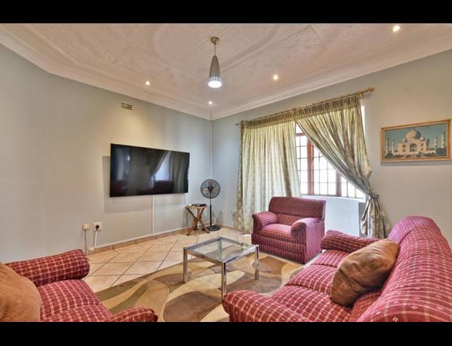 4 BEDROOM HOUSE FOR SALE IN SYDENHAM